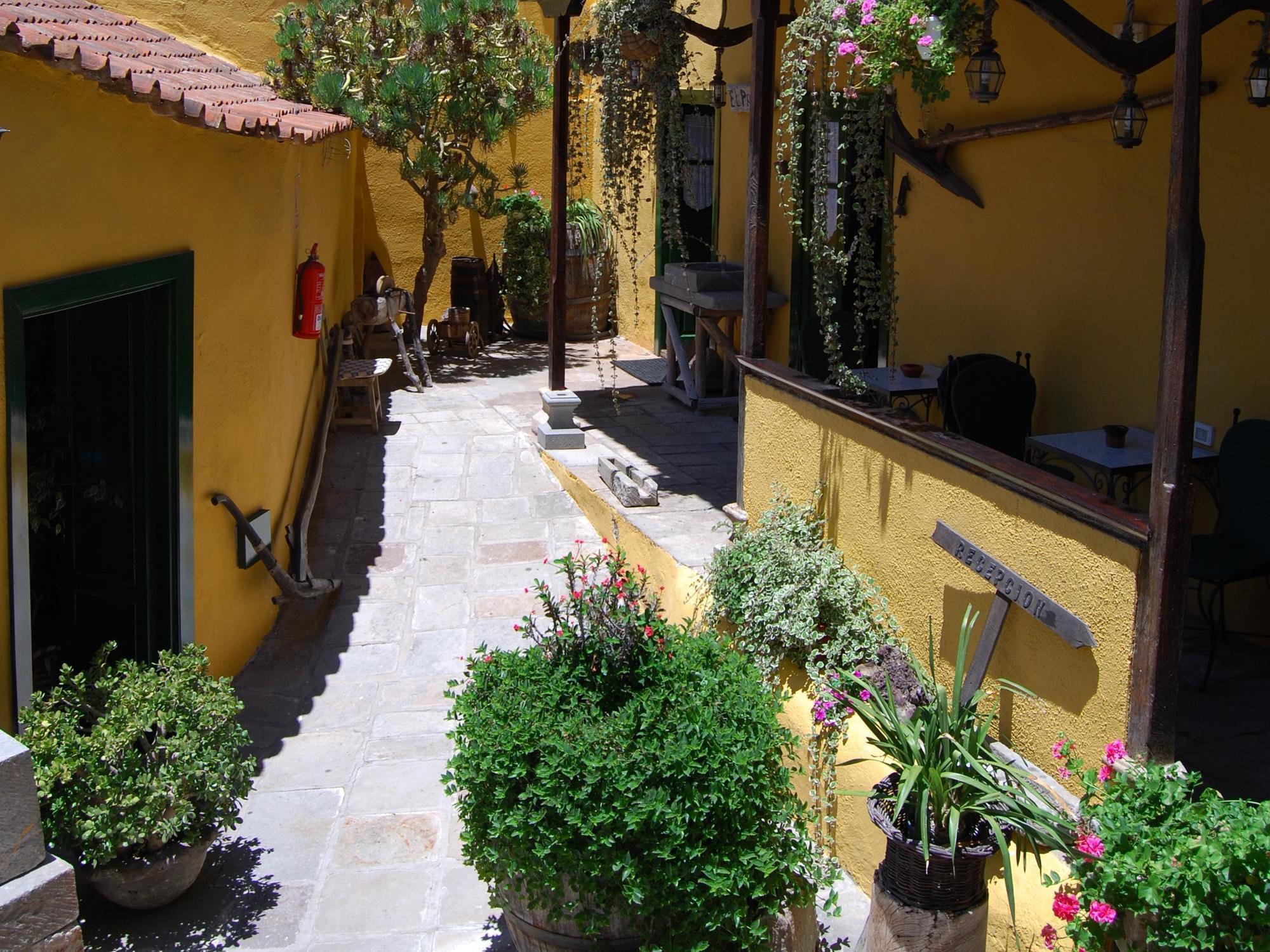 Rural Senderos De Abona Hotel
